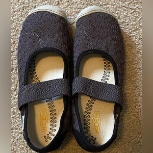 Keen Mary Janes - size 7